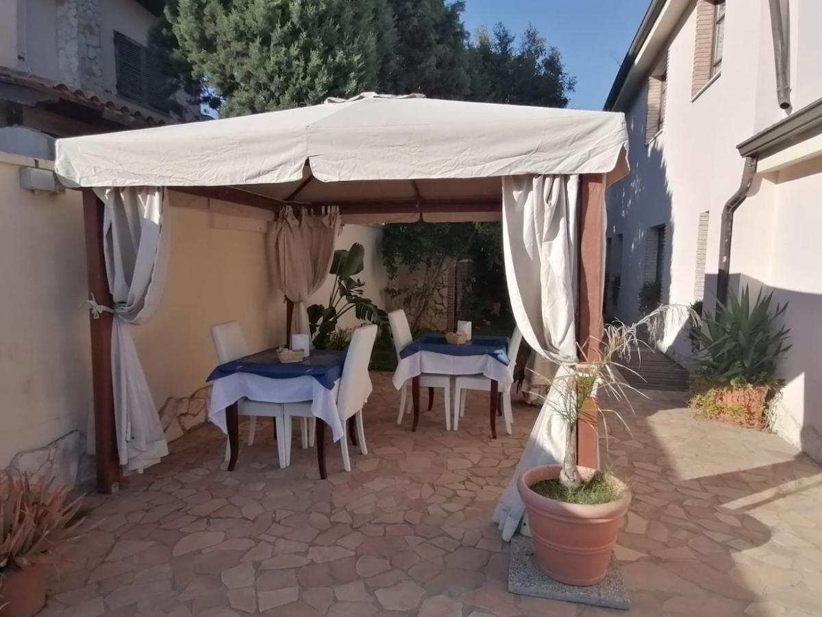 Gentarrubia Bed and Breakfast Capoterra Exteriör bild